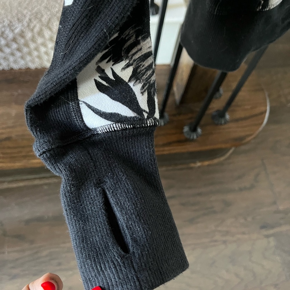 Lululemon Jacket - Picture 7 of 7